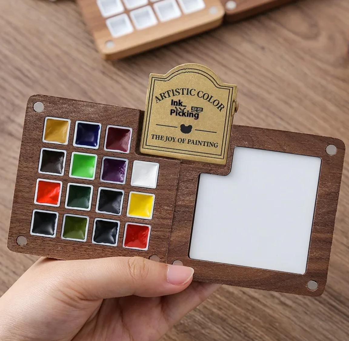 Portable Mini Walnut Watercolor Set with 8 Colors for Sketching & Journaling